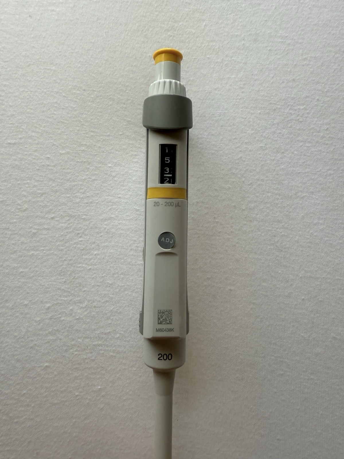 Eppendorf Research Plus ~ 200 ~ 20-200ul ~ Single Channel ~ Calibrated