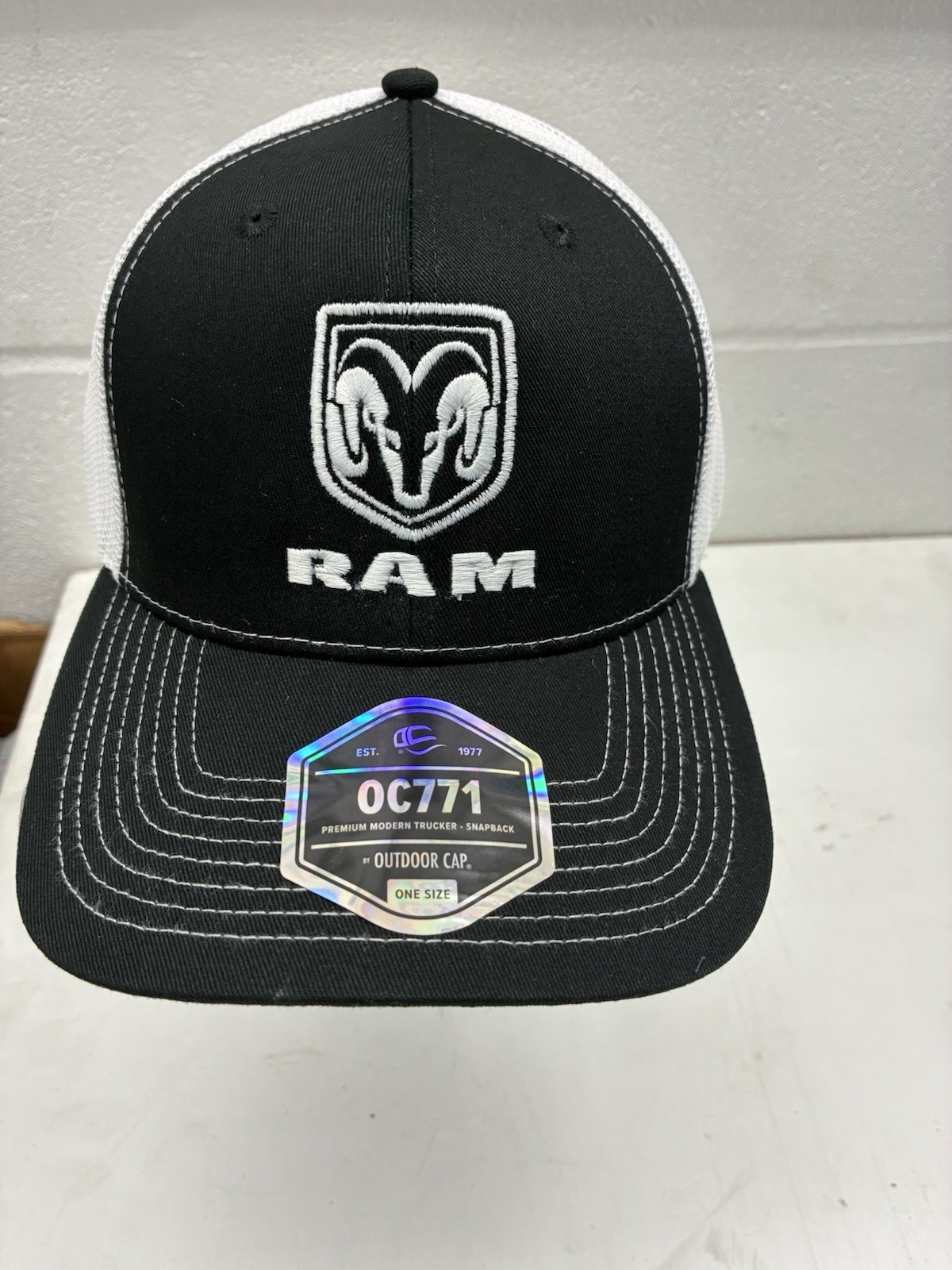 DODGE RAM BLACK/WHITE TRUCKER  HAT