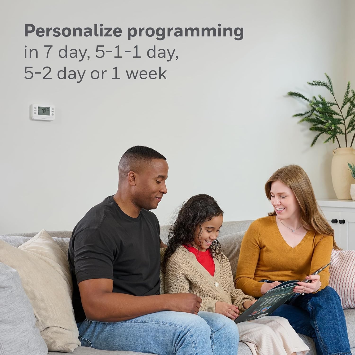 Honeywell Programmable Thermostat, Conventional/Heat Pump Compatibility RTH22B