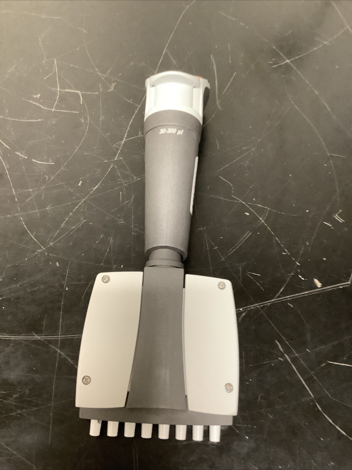 THERMO SCIENTIFIC FINNPIPETTE 30-300 uL 8 CHANNEL DIGITAL PIPETTE