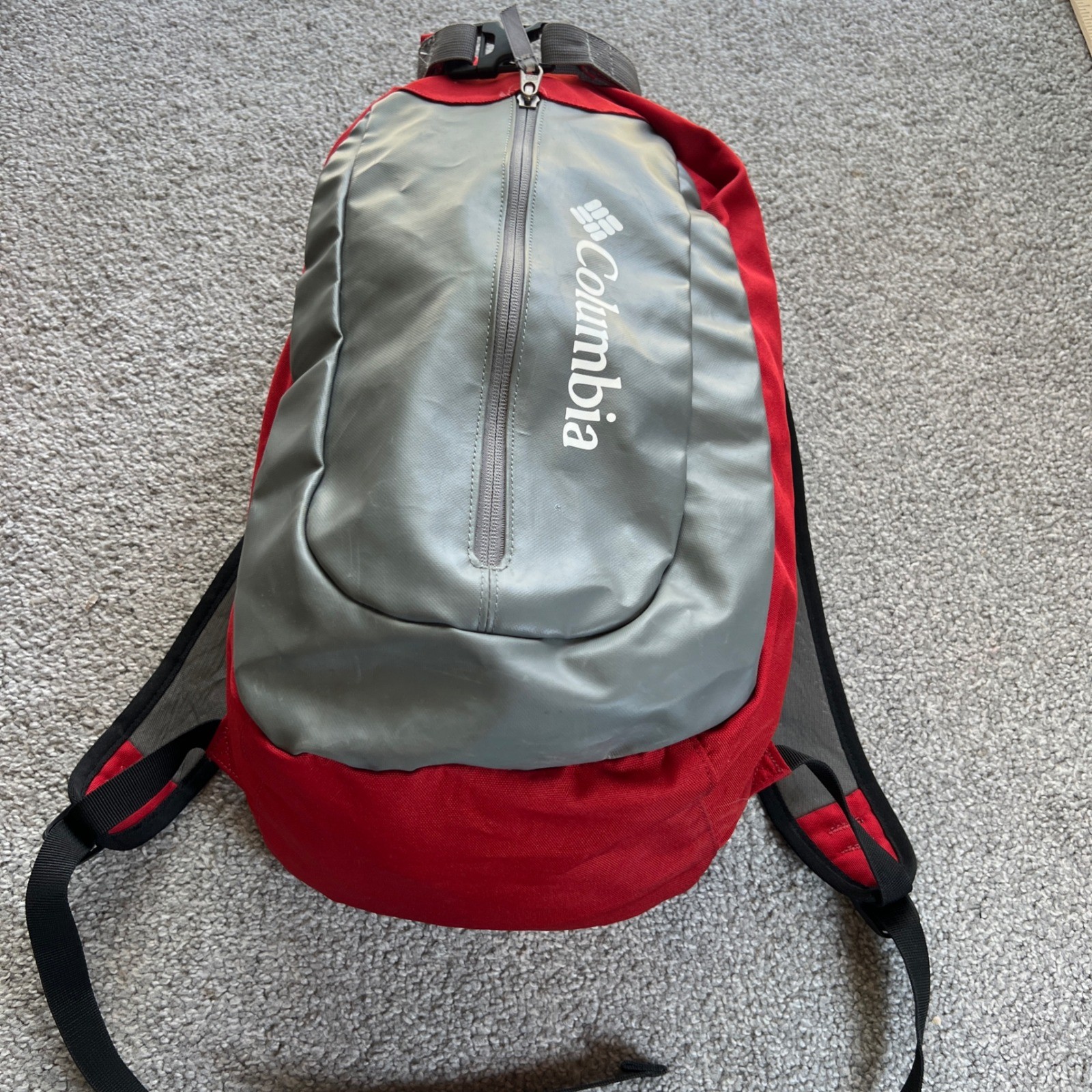 Columbia triple canyon Backpack Red Grey Roll Top Dry Bag hiking daypack outdoor