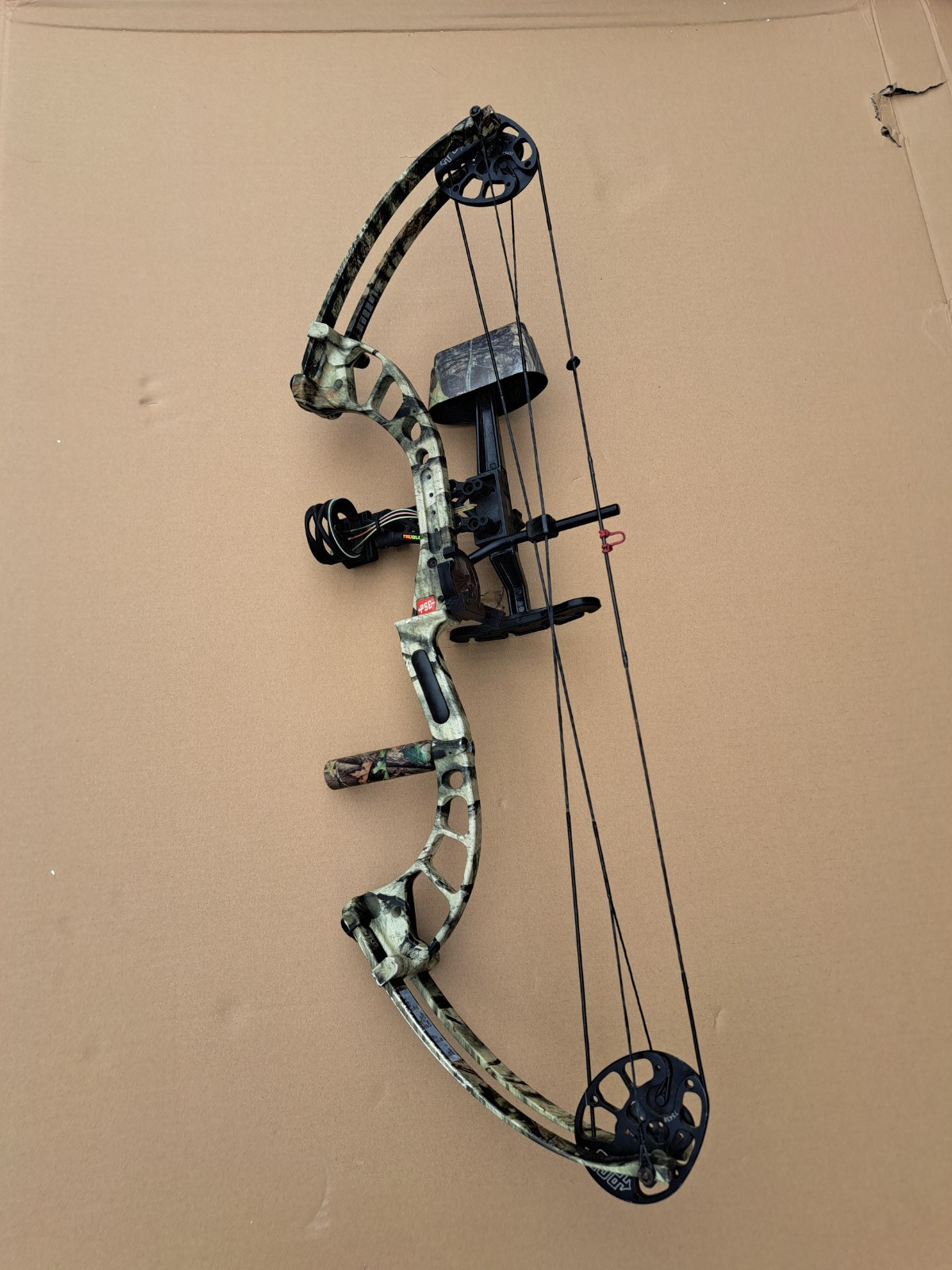 PSE Chaos  50-lb Right-Handed Camo Compound Bow