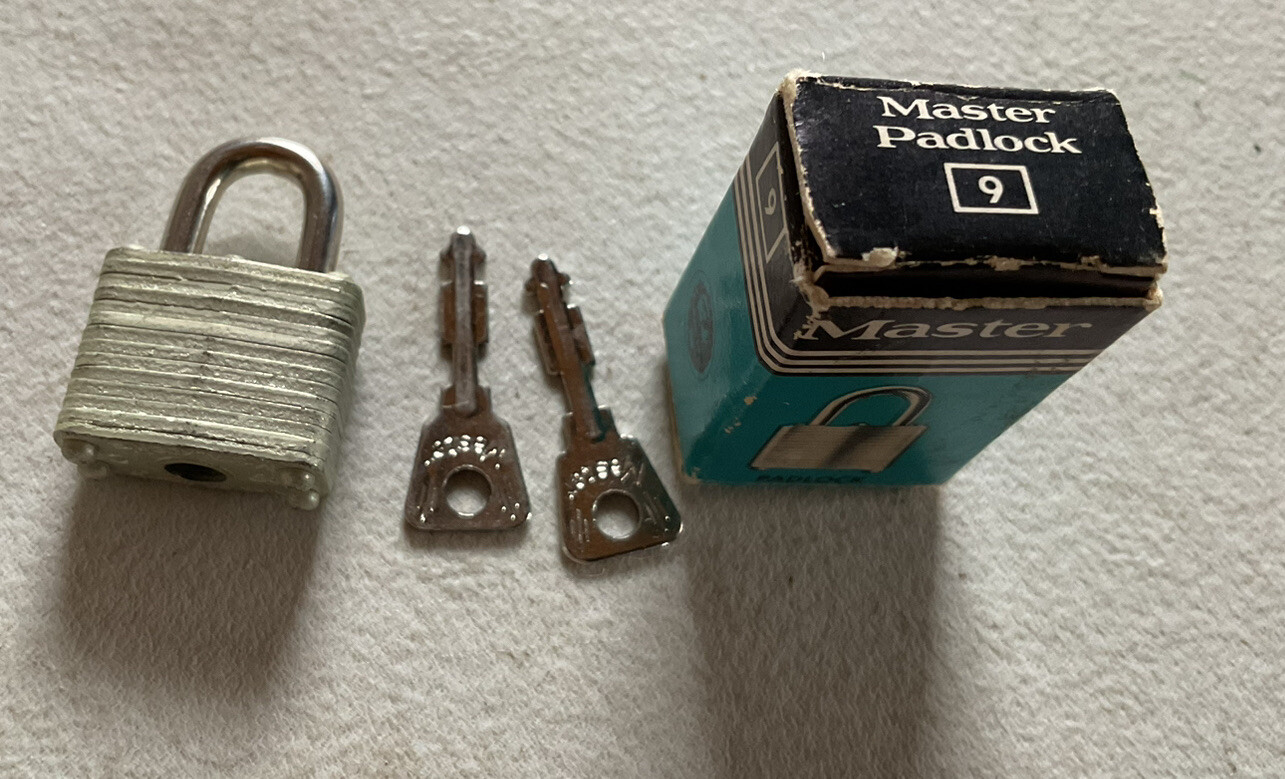 Vintage Master No 9 Padlock Inbox With Two Keys New
