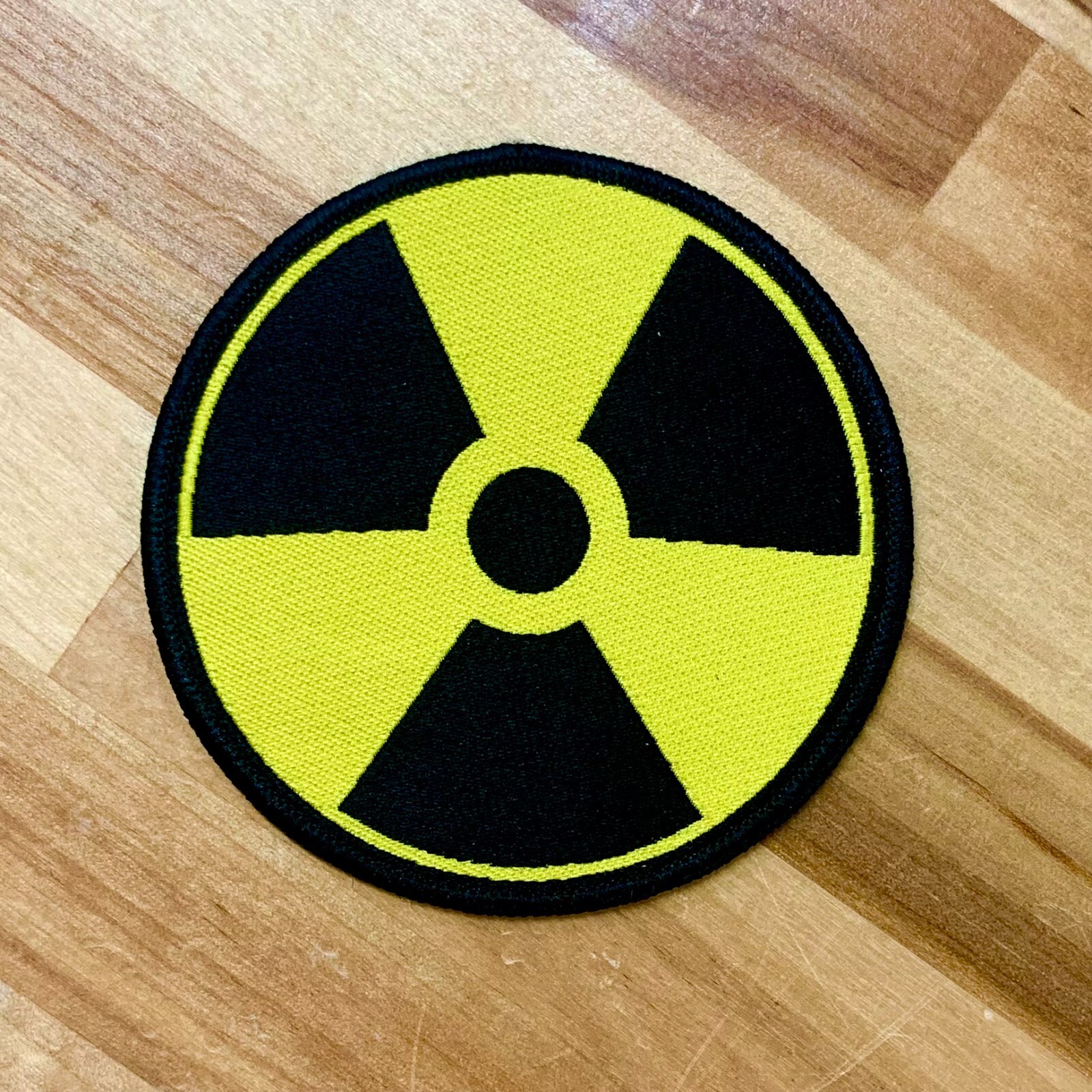 NUCLEAR RADIATION SYMBOL PATCH WARNING ZOMBIE DANGER embroidered iron-on UFO