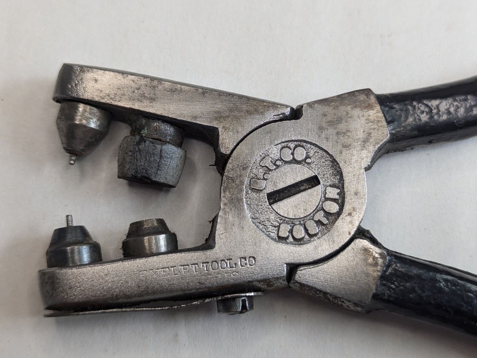 Double Punch Tool EYELET TOOL CO. ETCO