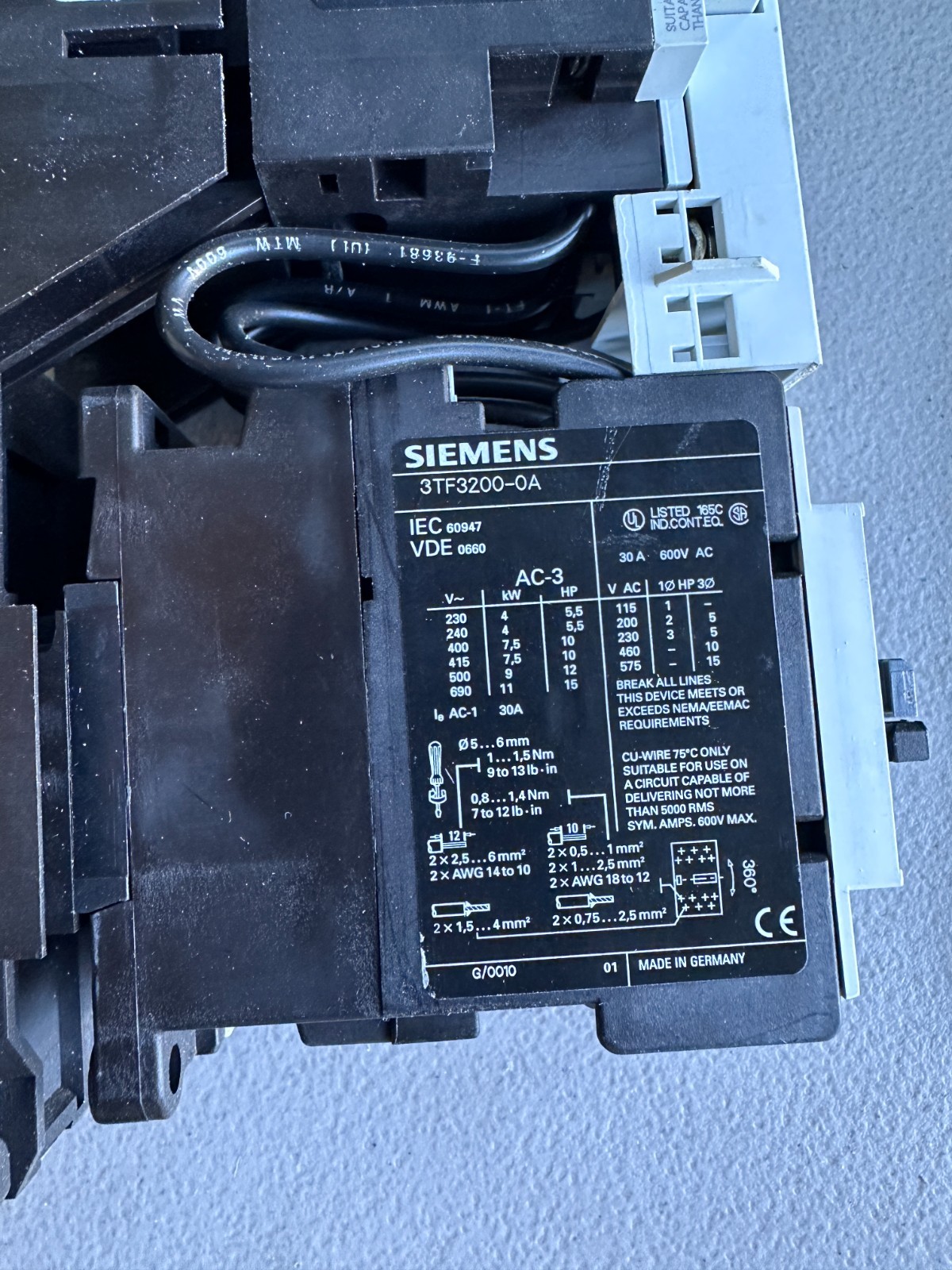 Siemens 3VH1332-1MG Modular Motor Controller w/3TF32 Contactor