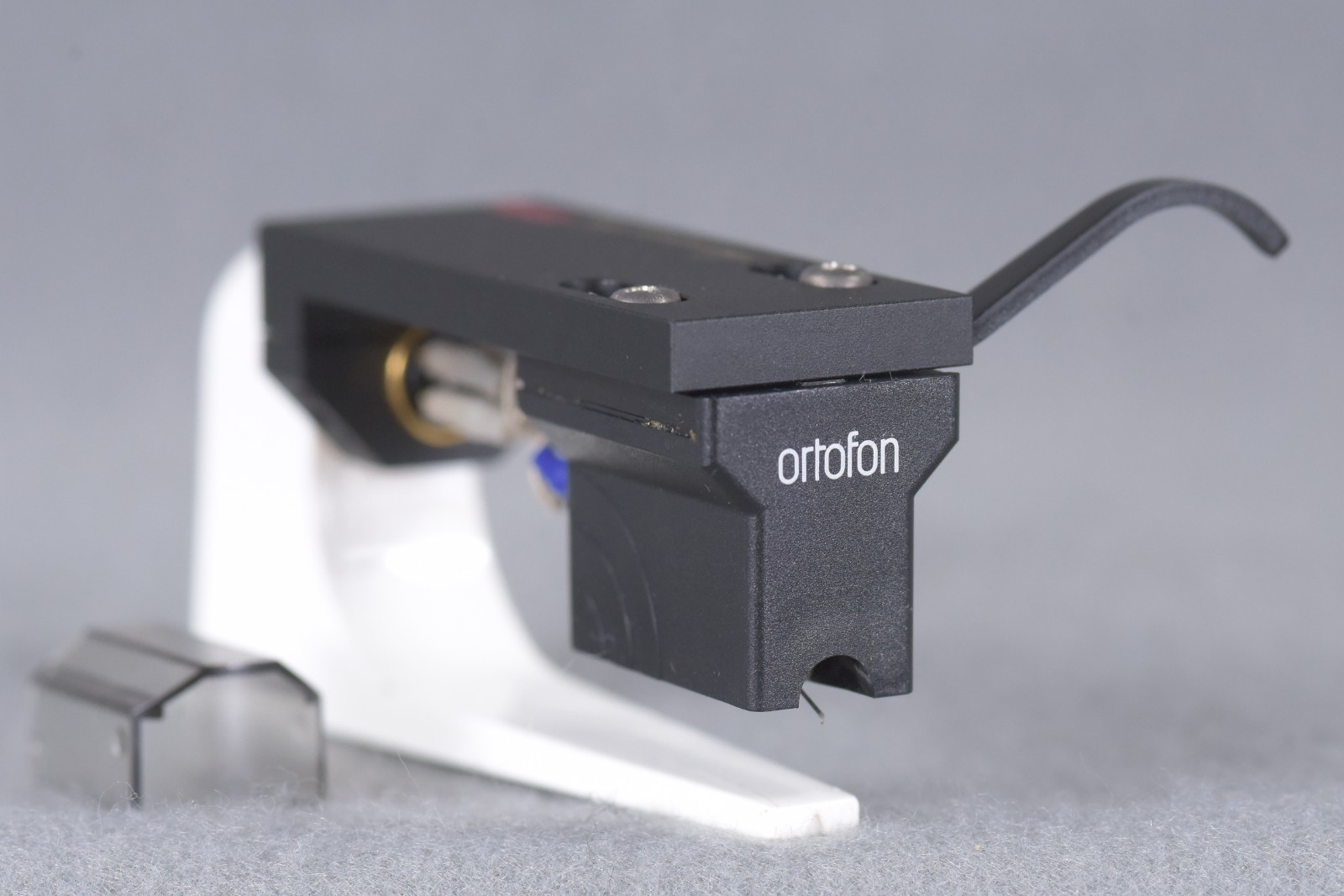 Ortofon MC-Q30 MC Cartridge W/LH9000 Headshell In Excellent Condition