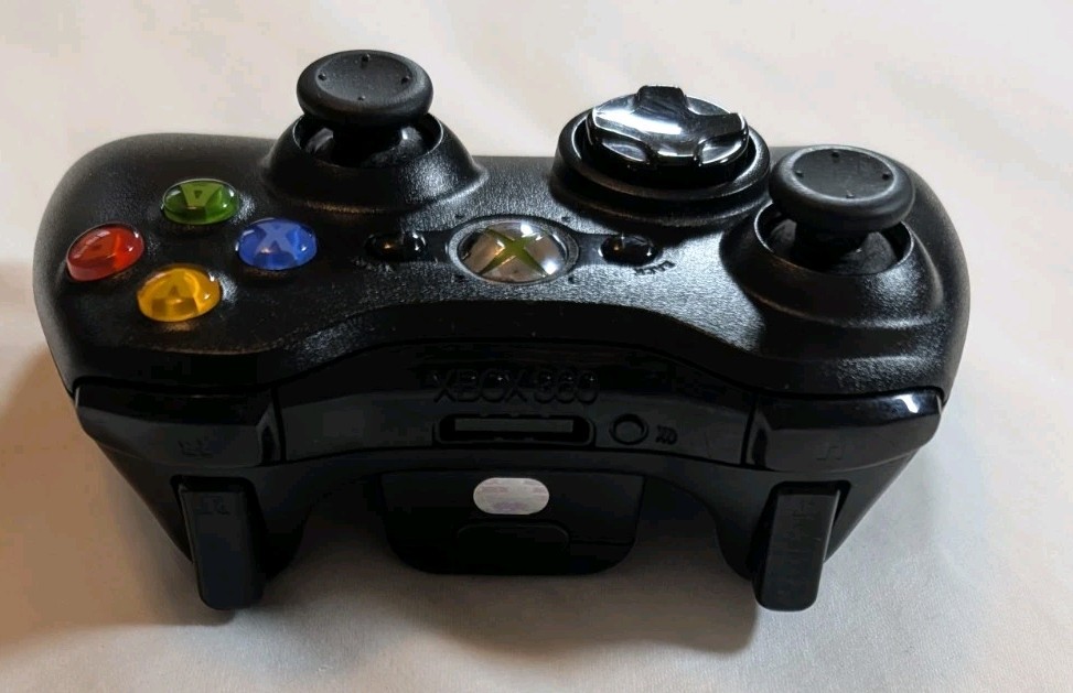 Official Xbox 360 Wireless Controller - Black with Battery Pack Model 1403