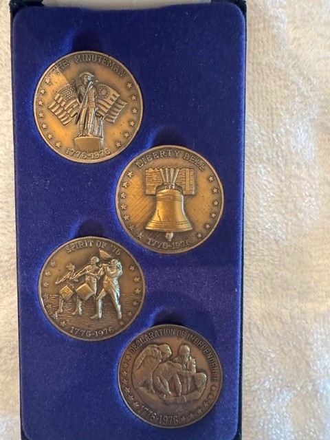1976 U.S. Bicentennial Commemorative Medallion Set