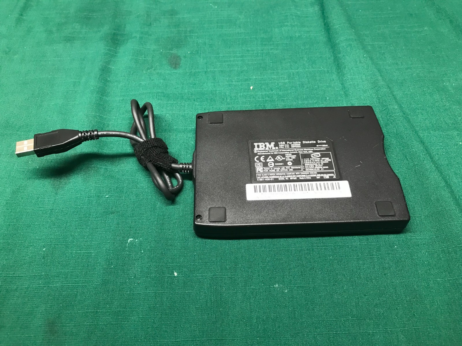 IBM USB Portable Diskette Drive Floppy Disk 3.5” MPF82E