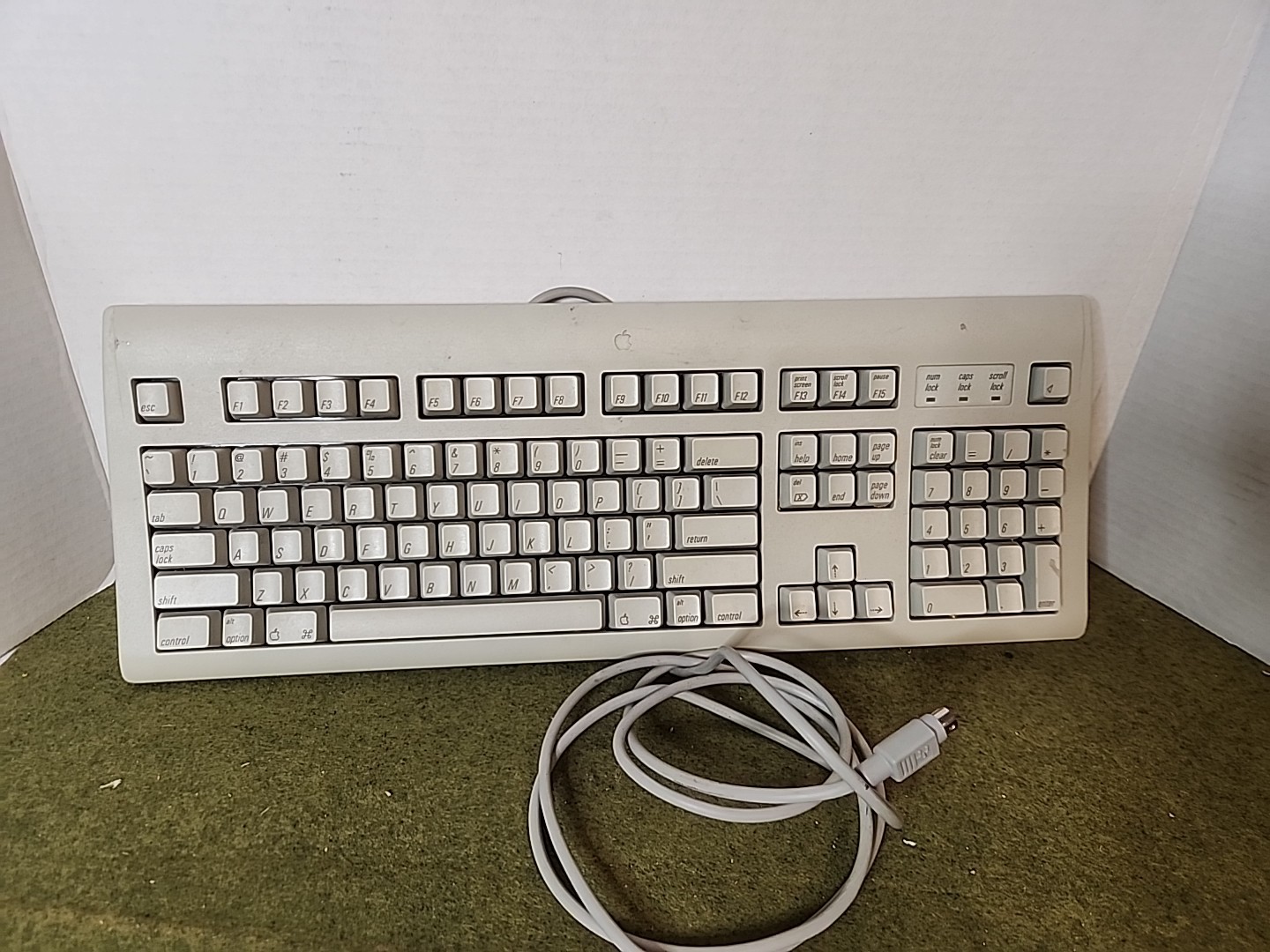 Vintage Apple ADB AppleDesign M2980 Keyboard Tested Working  Good Condition