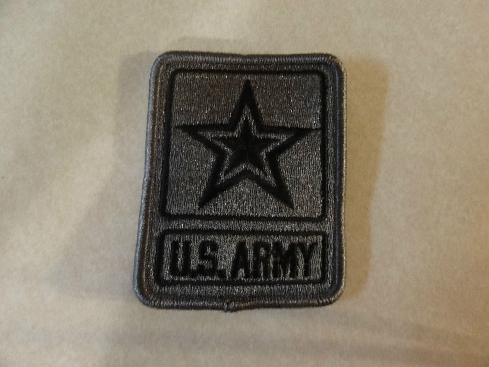 US MILITARY PATCH US ARMY ARMY OF ONE LOGO WITH STAR HOOK AND LOOP BACK