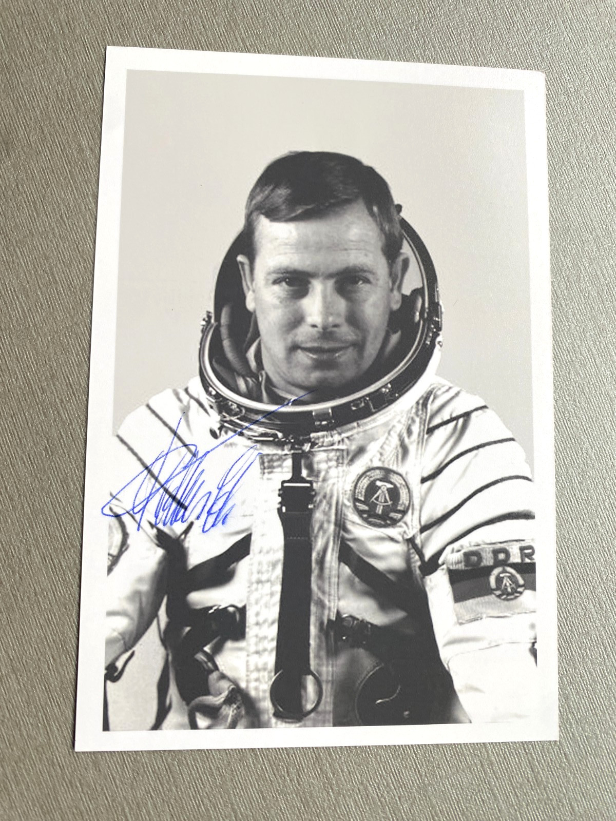 Eberhard Köllner GDR astronaut signed photo 10x15 autograph