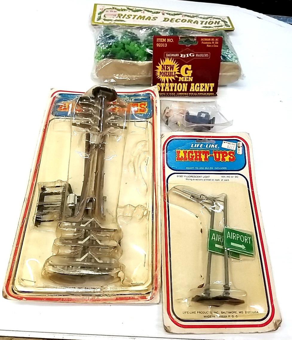 Lot of Train Accessories Bachman & Life-Like (box 188)