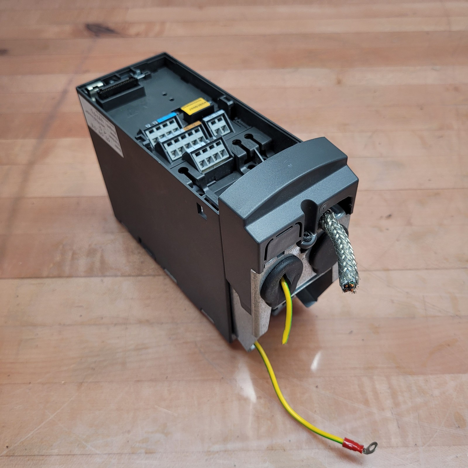Siemens 6SE6420-2AB12-5AA1 Micromaster 420, Input 200-240V 3.2 A, Output 0-550Hz
