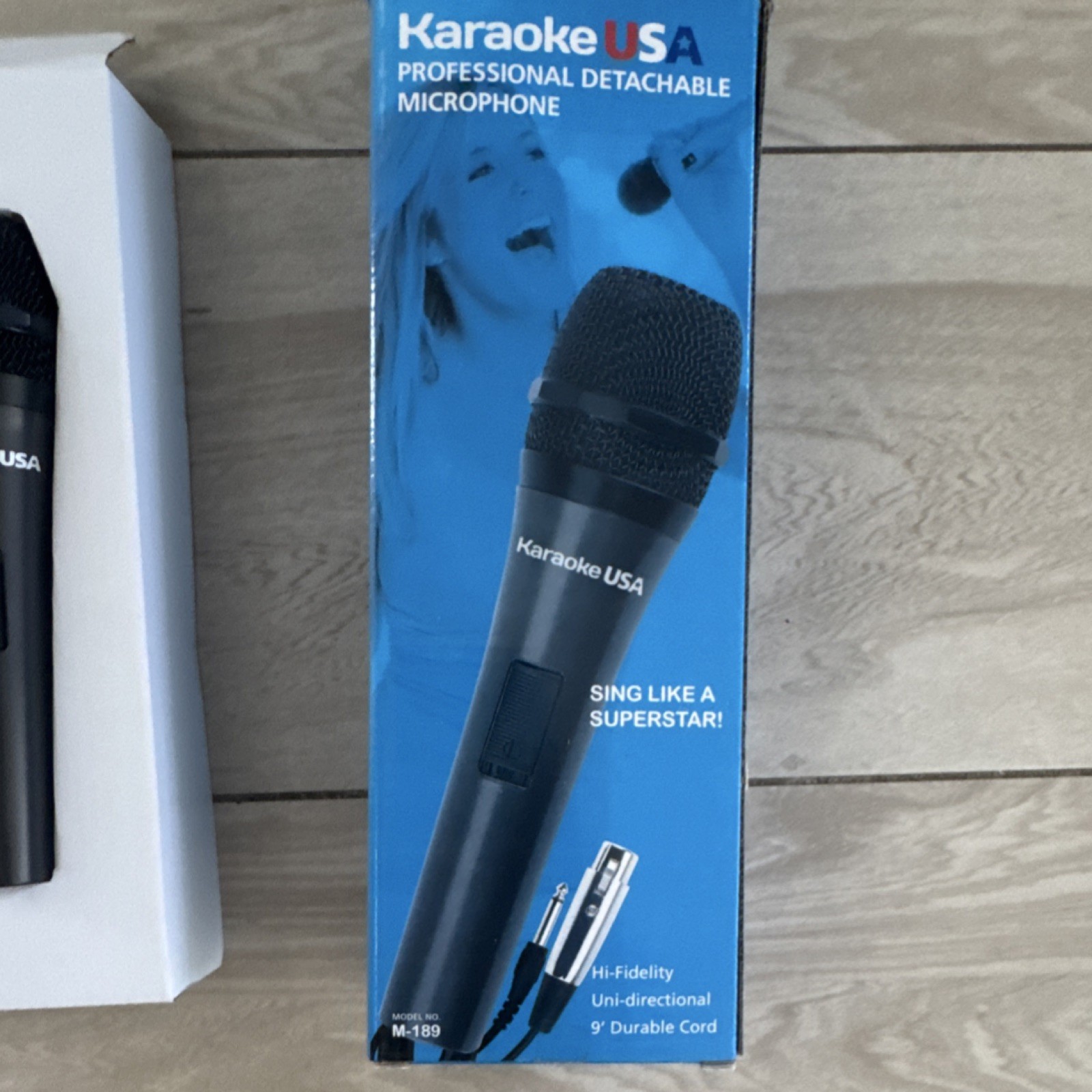 Karaoke USA M-189 Professional Unidirectional Microphone, Plug & Play