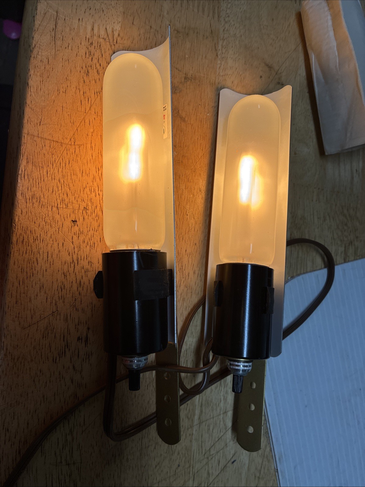 Vintage Cabinet 40w Max Double Light TESTED WORKS 9" Model E