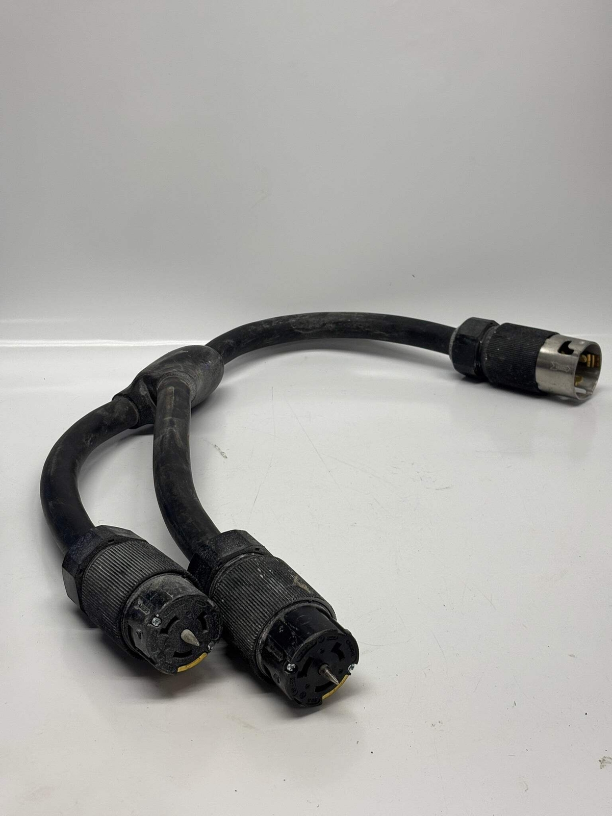 Marinco 19200008 50 Amp‚ W/ Hubbell CA Standard Twist-Lock Ends; 3-Feet 6/4 SEOO