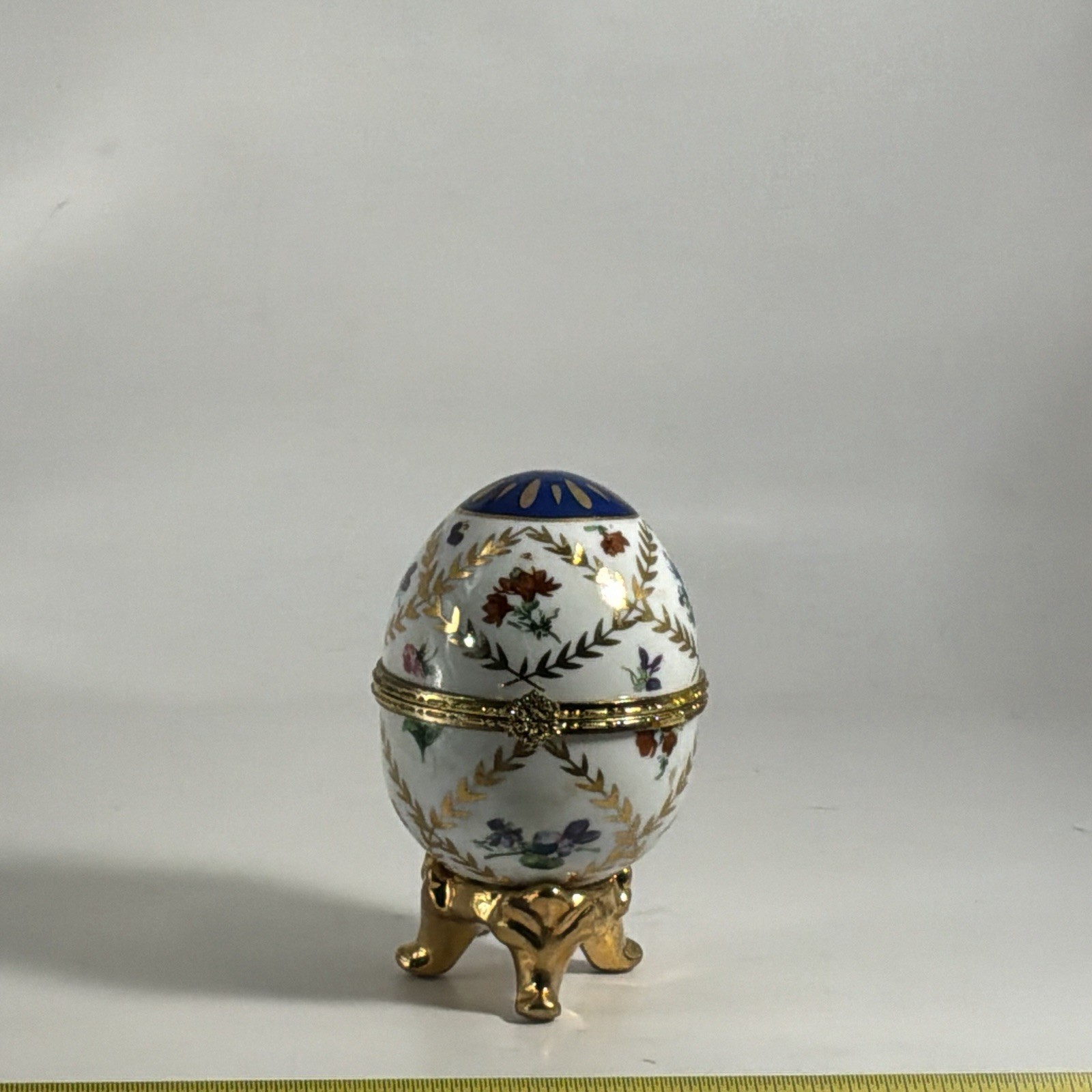 Ceramic hand painted Gold Trim Egg Shaped Trinket Box 3 Feet LATCH BROKEN