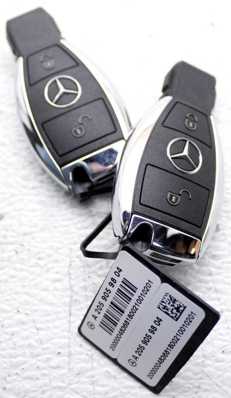 OEM Mercedes-Benz C-Class Key Fob Entry Remote 205-905-98-04 (No Key Blade)