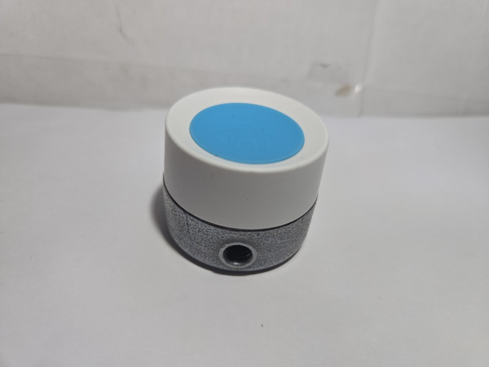 Google Nest Cam 1st Gen Outdoor  Wired Magnetic Mount Only Condition Excellent