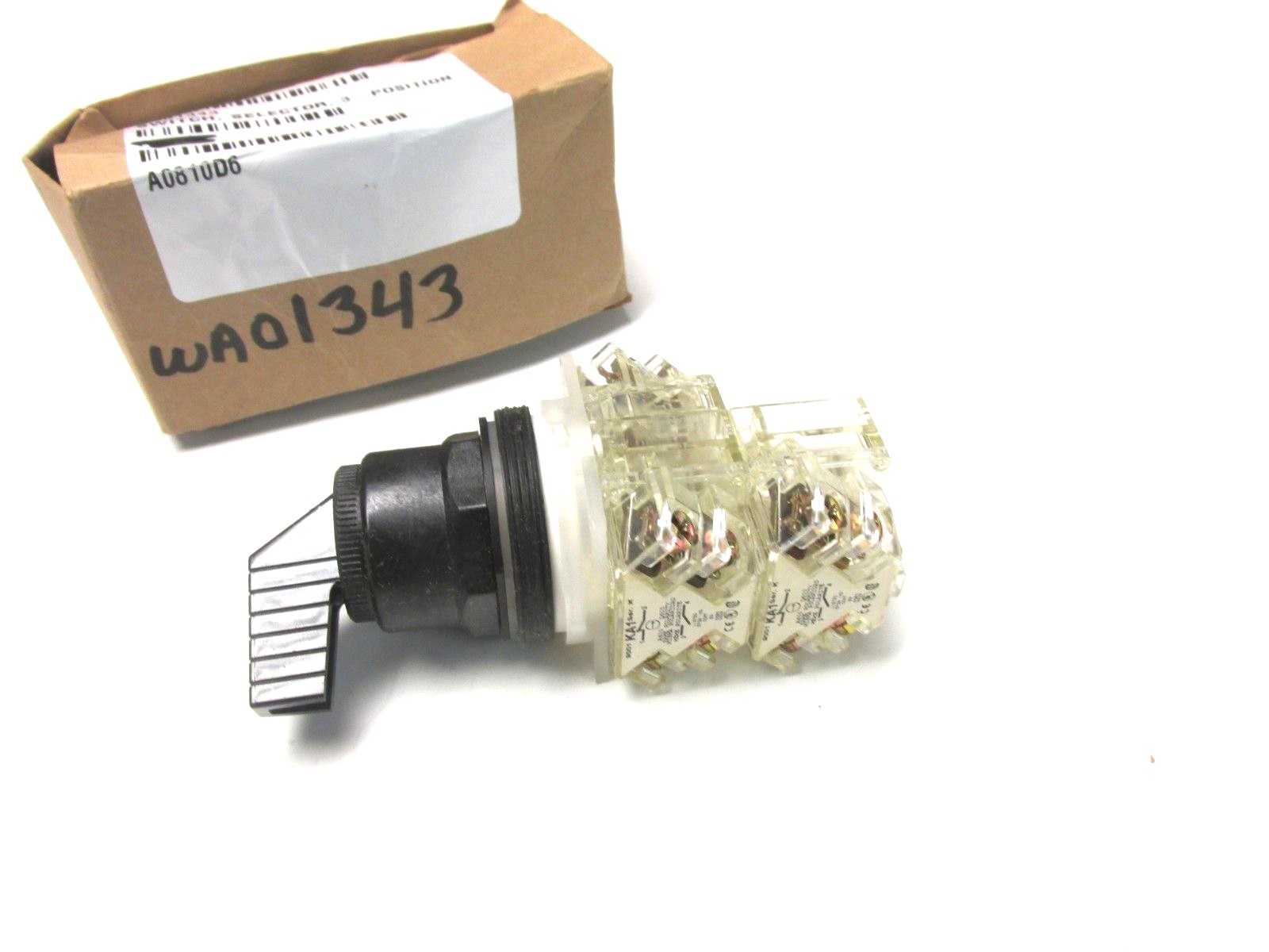 NEW  Square D 3 Position Selector Switch w/Contact Blocks 9001SKS46FBH3.. VO-13A