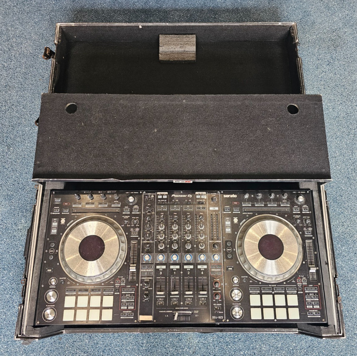 Pioneer DDJ-SZ2 4-Channel Serato DJ Controller w/ ProX Flight Case Pre-owned