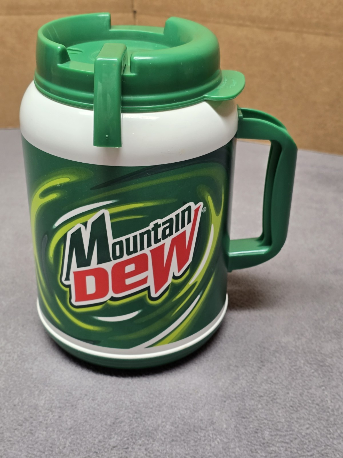 Vintage 64 Oz Mountain Dew Jumbo Whirley Green Insulated Plastic Travel Jug