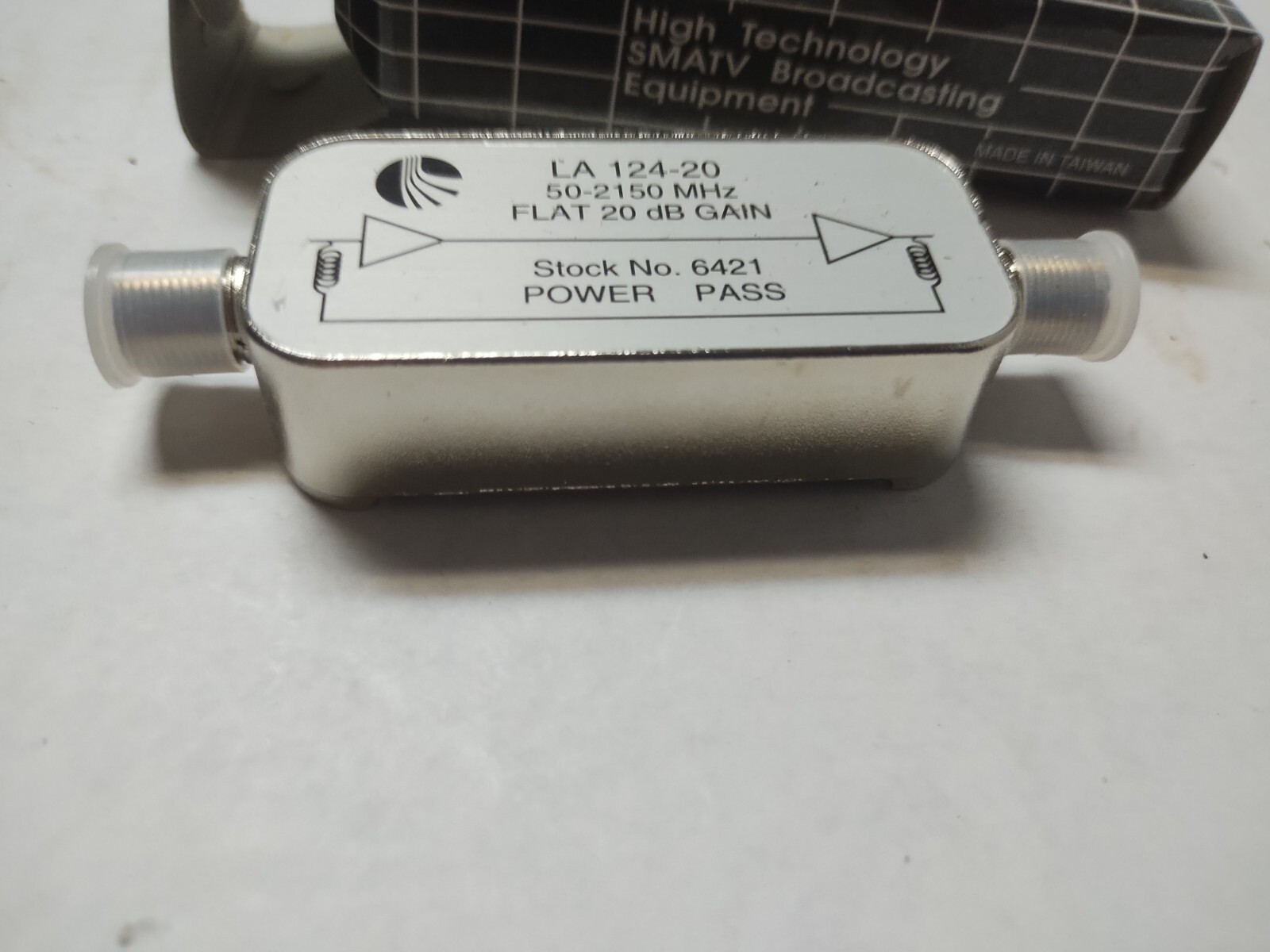 50-2150 MHz RF Flat 20 dB Gain Power Pass Module. NEW
