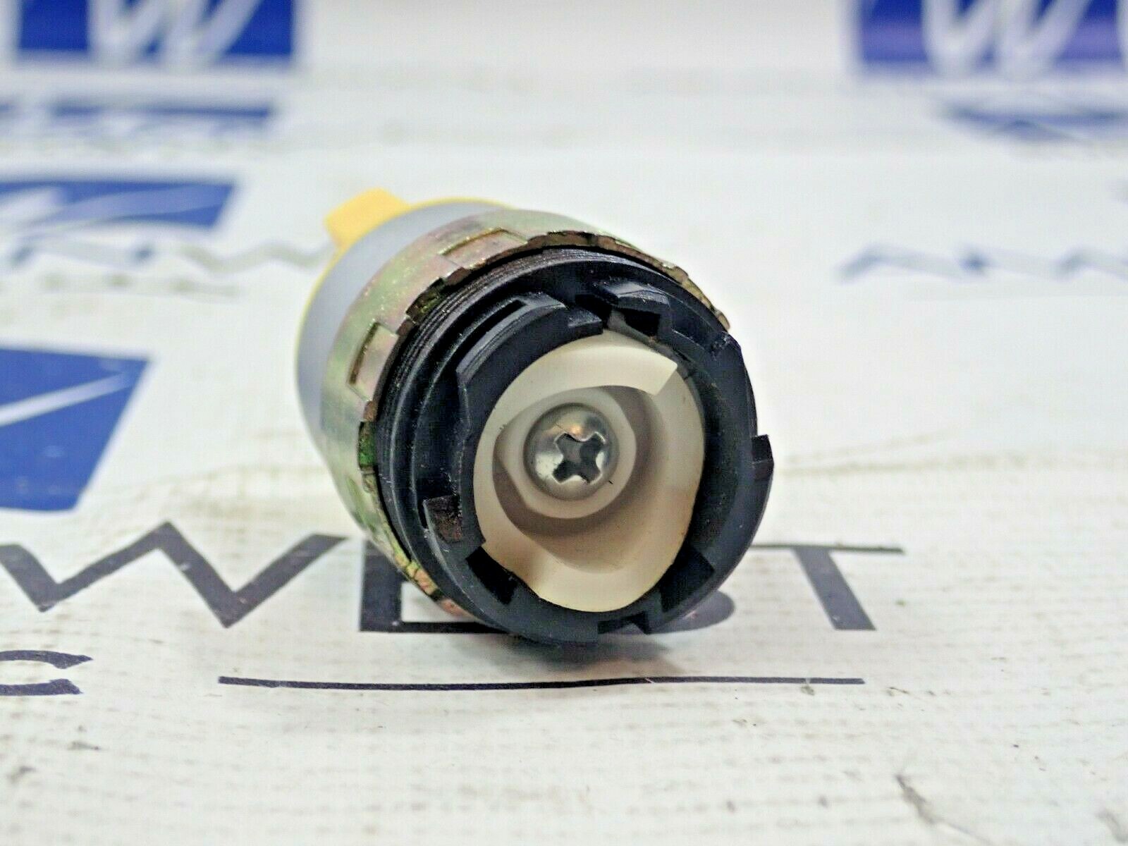 GE 080SMDG Selector Switch Knob 2 Position yellow