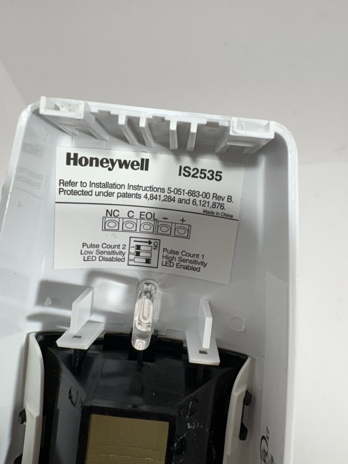 Honeywell IS2535 IntelliSense Passive Infrared Motion Sensor