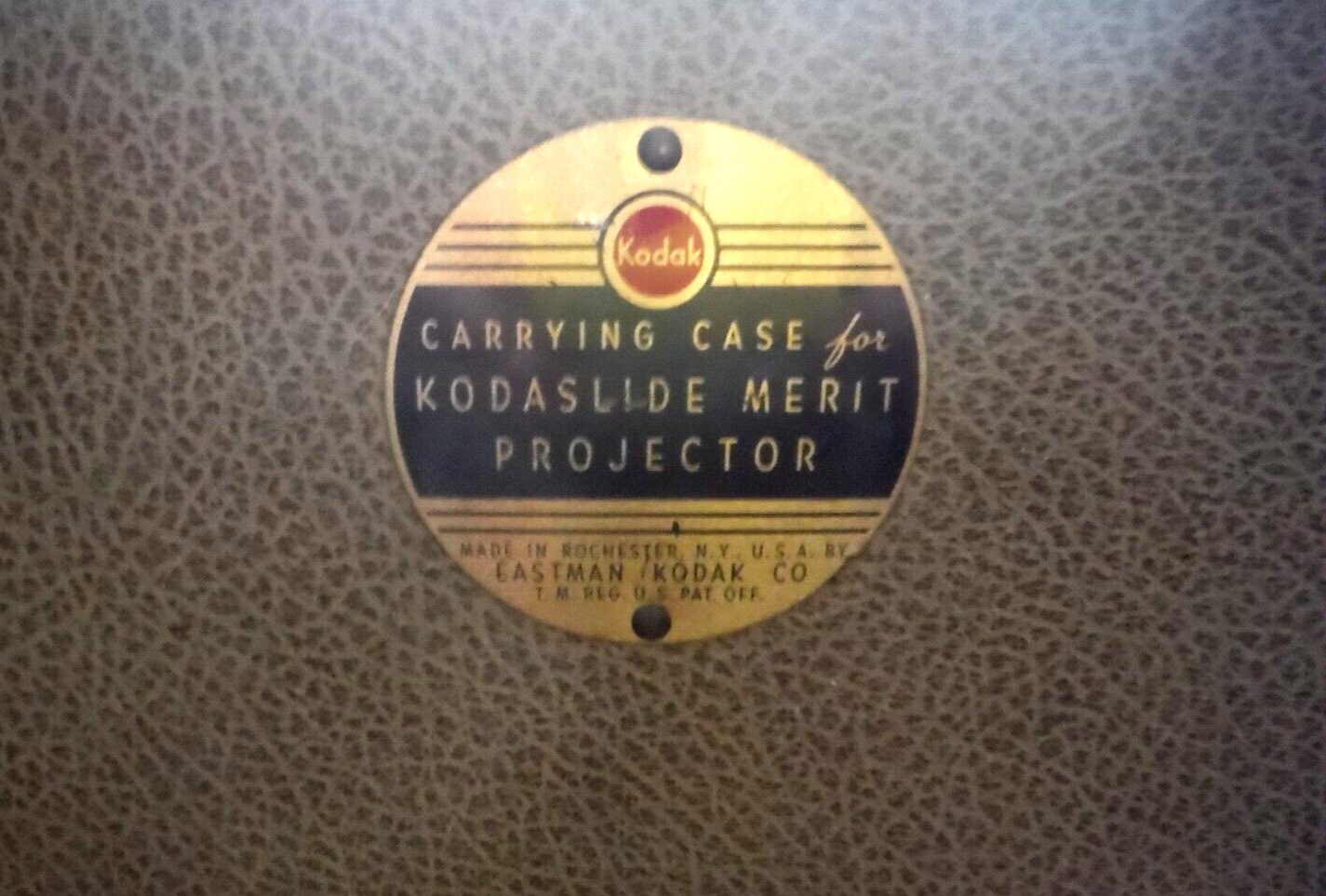 Vintage 40's brown Bakelite Kodak Kodaslide Merit slide projector & carry case
