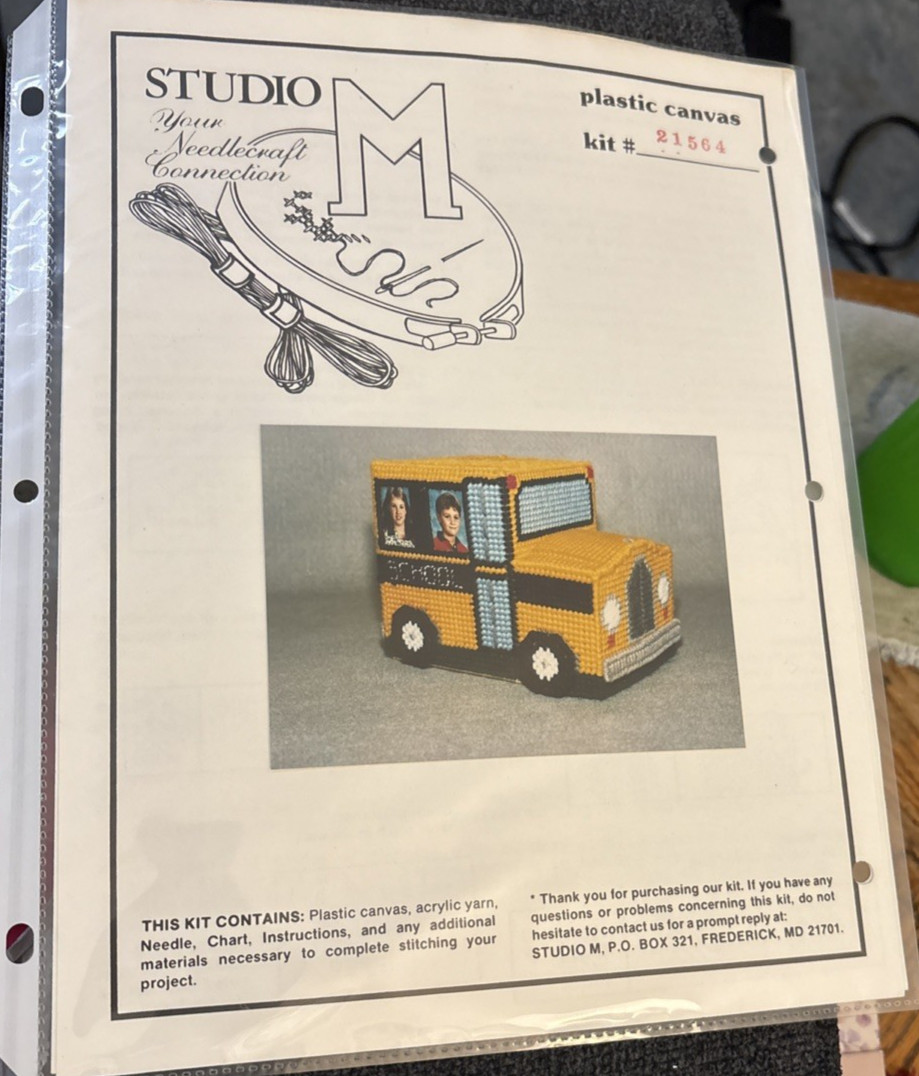 Vtg Rare Studio M SCHOOL BUS TISSUE COVER &PHOTO DISPLAY Needlepoint '91 pattern