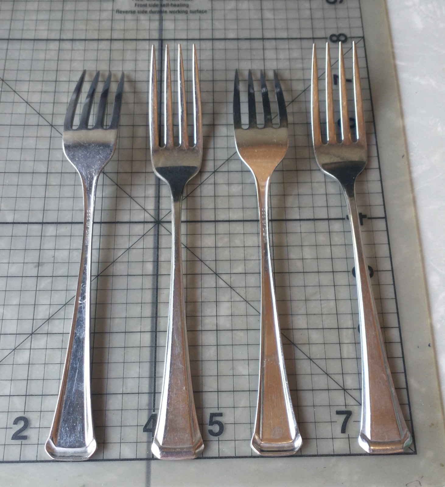 Oneida Maestro-St. Leger 4 Place Fork (Dinner) SSS Stainless