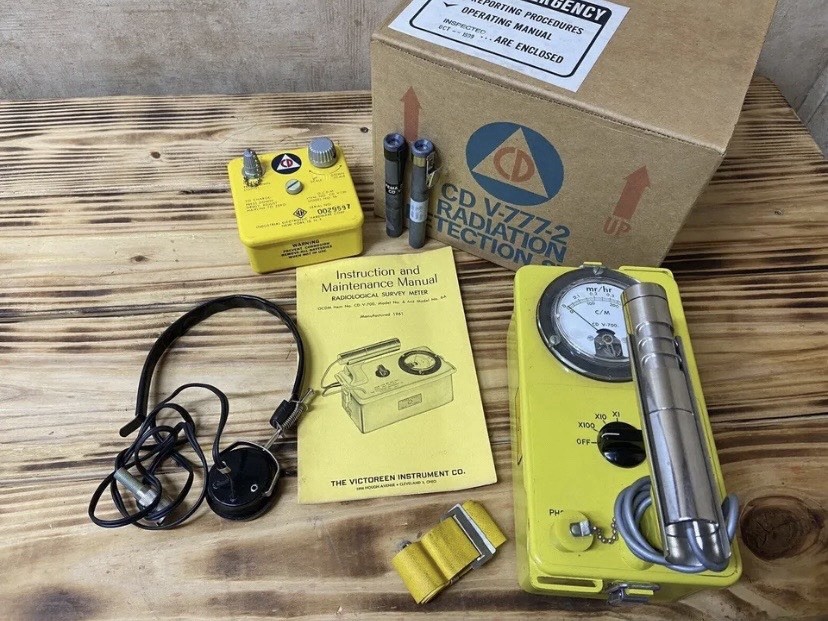 🔥(VINTAGE!) Victoreen V-777-2 Civil Defense Radiation Detection Kit🔥