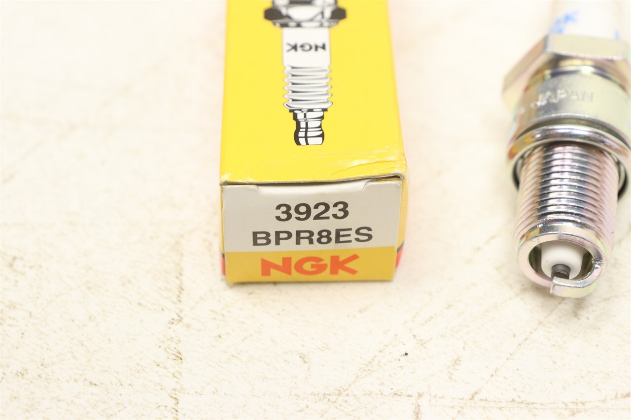 NGK Spark Plug BPR8ES 3923 #1 41087