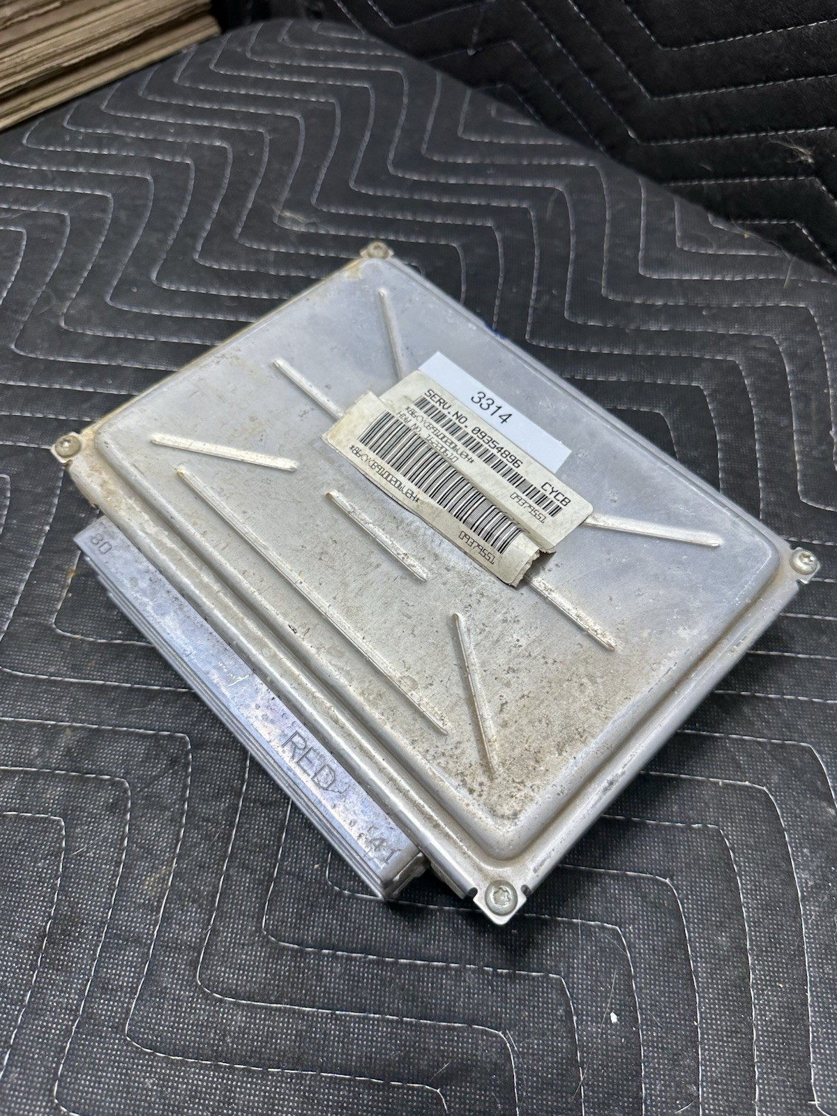 1999 to 2000 Chevrolet Silverado Yukon Engine Computer ECM 09354896