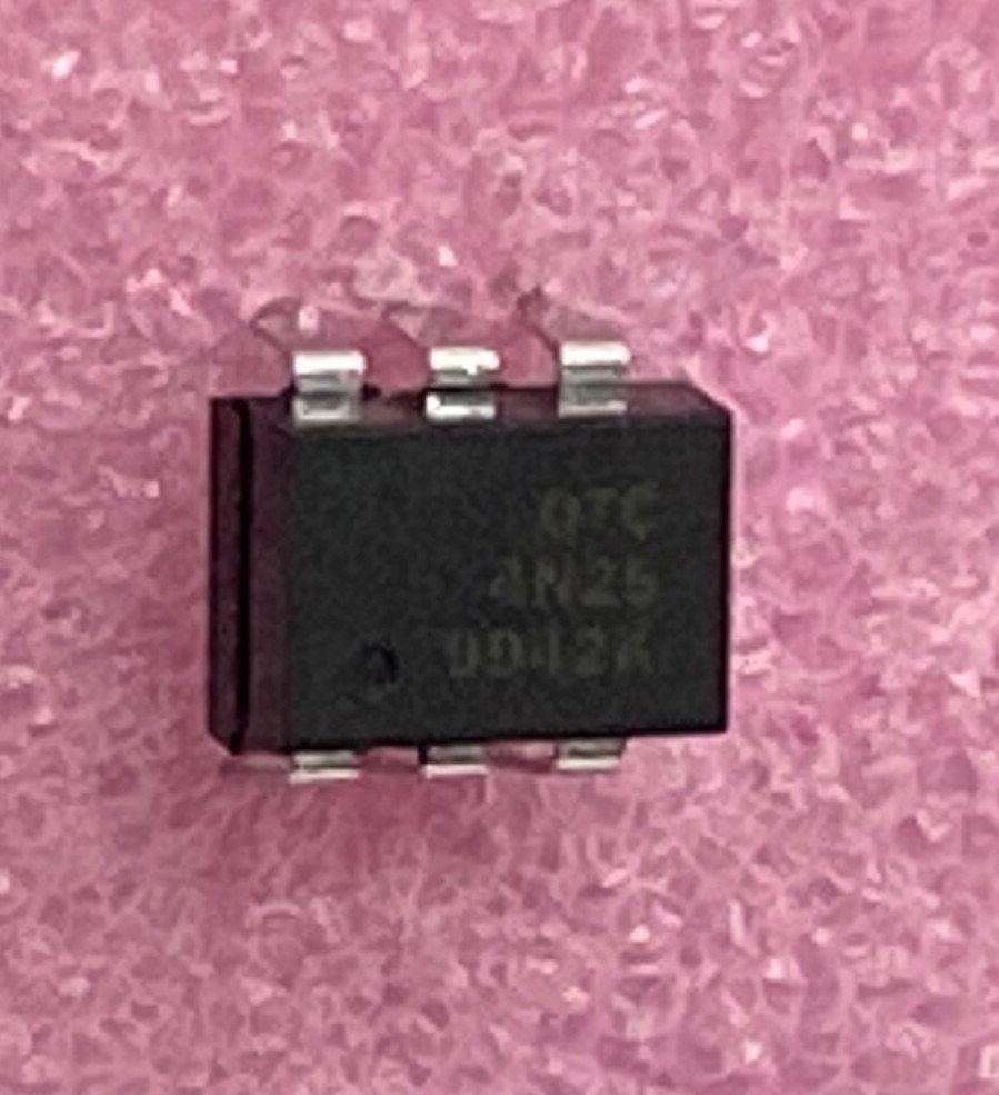 QTC 4N25 optocoupler photo transistor output w/base connect Integrated Circuit