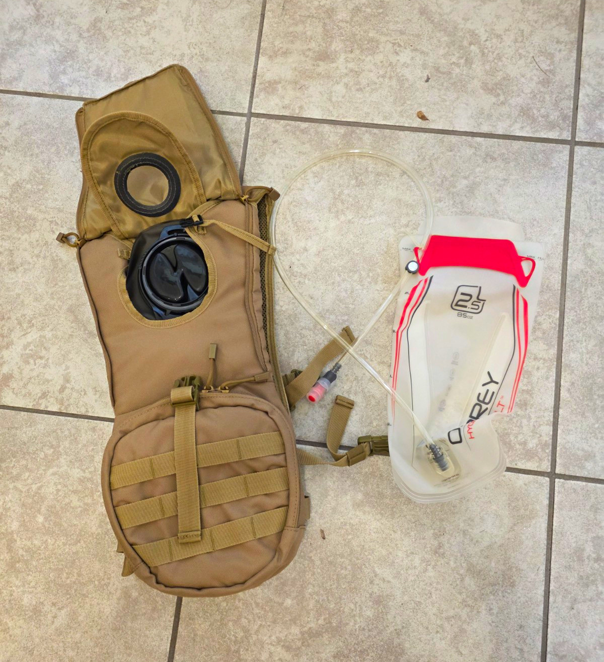 Osprey Hydraulics LT 2.5L (85oz) Hydration Pack Tan MOLLE 2-Pocket