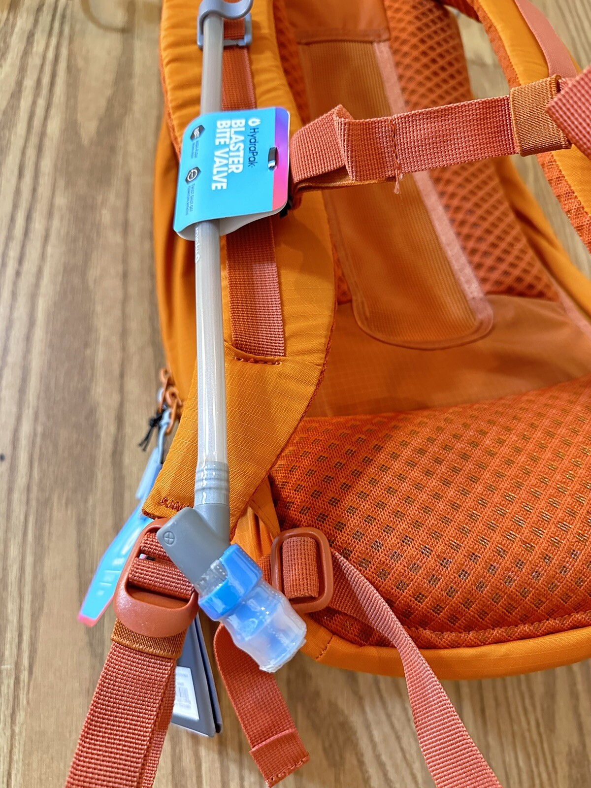 Hydro Flask Down Shift Backpack -14 Liter Water Pocket Hydration Pack Orange NEW