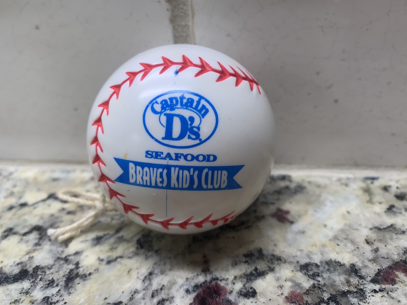 Vintage Captain D’s Ds Toy Atlanta Braves Kid’s Club Baseball Yo-yo 90s Kid Rare
