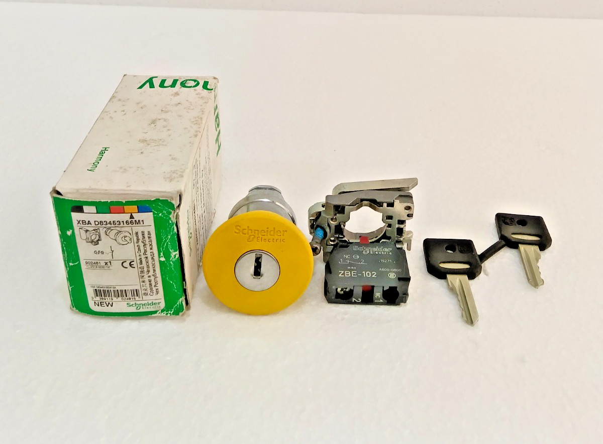 *NEW IN BOX* SCHNEIDER ELECTRIC XBA D83453166M1 902481 PUSH BUTTON