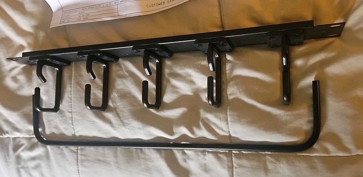 Rack Mount Cable Management Panel with 5 Rings 19"