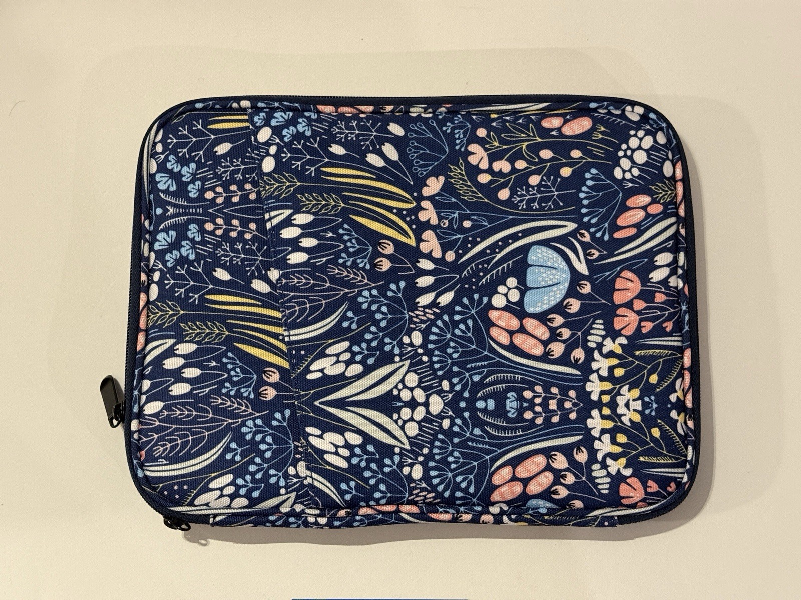 Vera Bradley Rhythm And Blues Laptop Sleeve Case 14”x10'5”