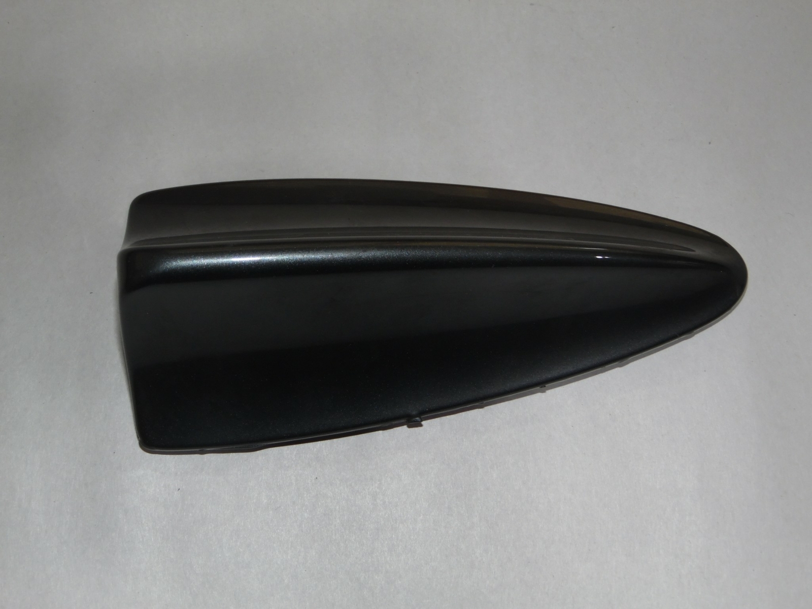 02-05 BMW E65 745i OEM roof antenna shark cover dark blue Part # 6944326