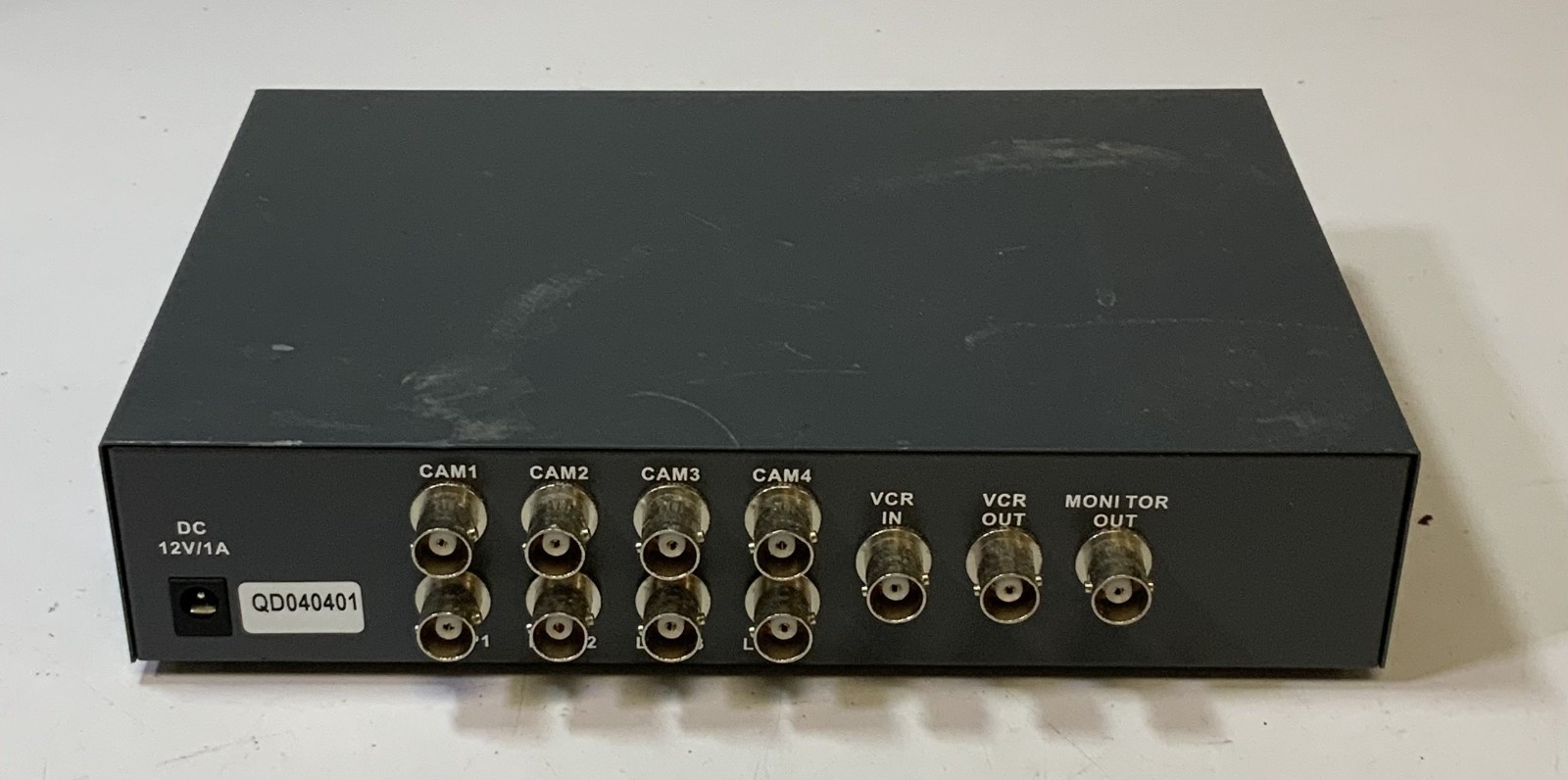 InstallerCCTV 4CH Video Color Quad Multiplexer, F6B