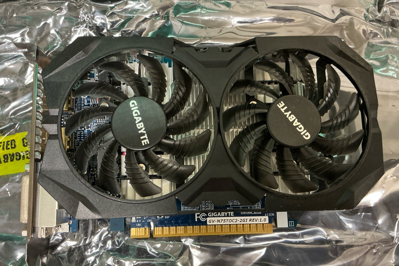 GIGABYTE GV-N75T0C2-2GI