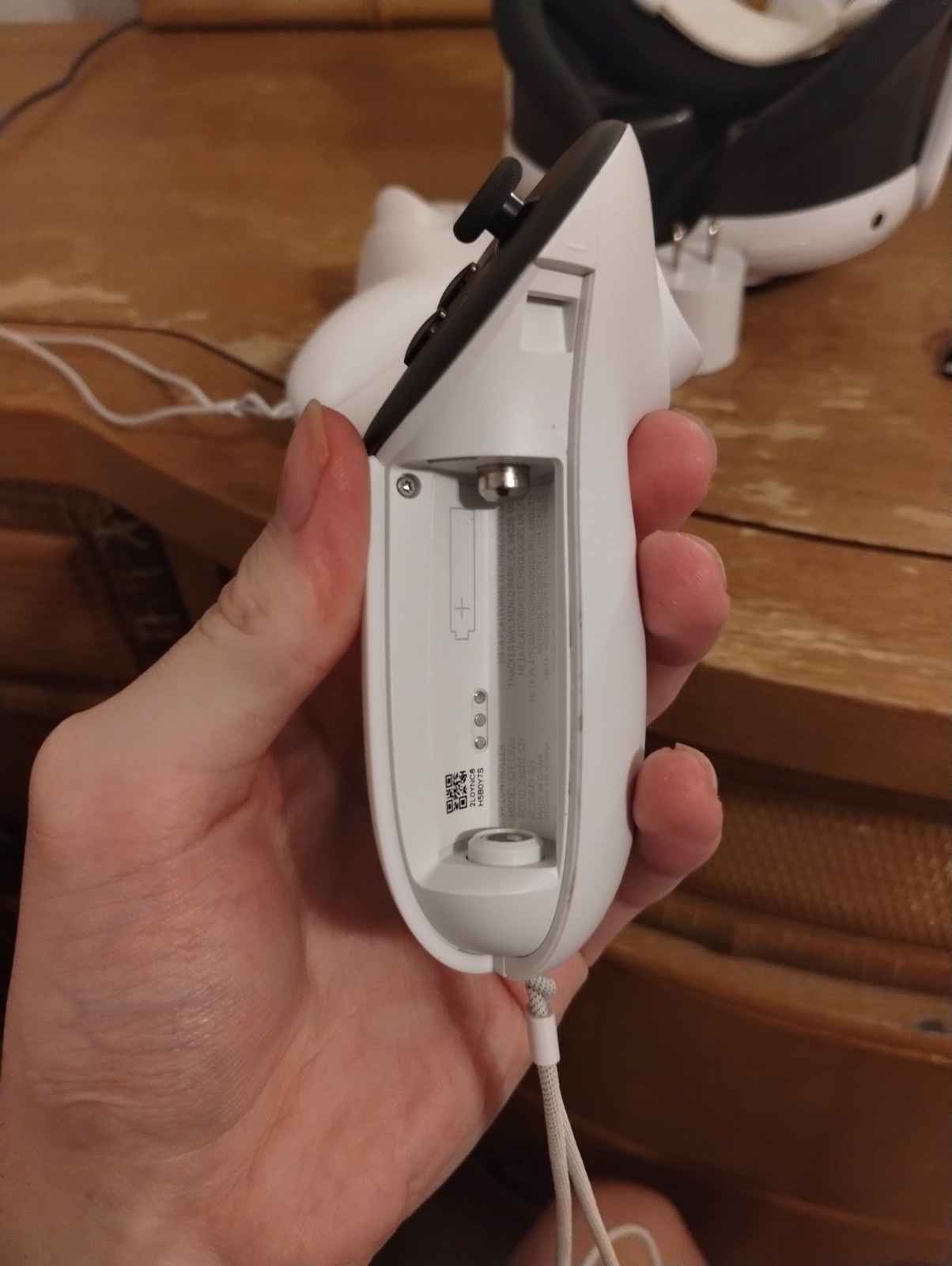 minimumly used Meta Quest 3 Virtual Reality Headset 512GB White with Controllers