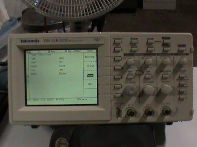 TEKTRONIX TDS 210 Two-Channel Digital Real-Time 60MHz Oscilloscope