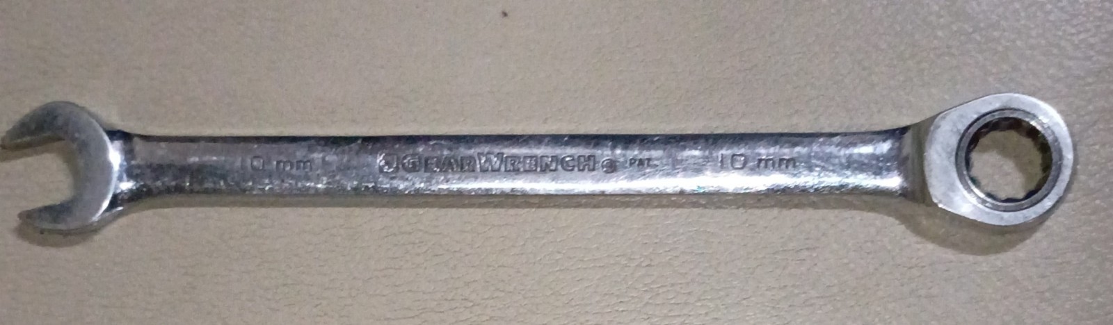 GEAR-WRENCH 10-mmm REVERSIBLE COMBINATION  METRIC RATCHET WRENCH RATCHETING